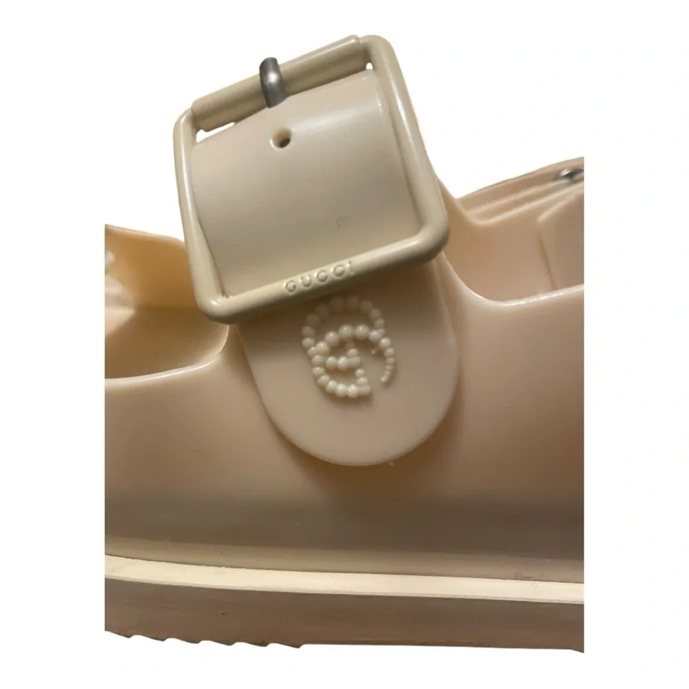 Gucci Women's Isla Double G Logo Rubber Sandals Dusty White Size 38 US 8
